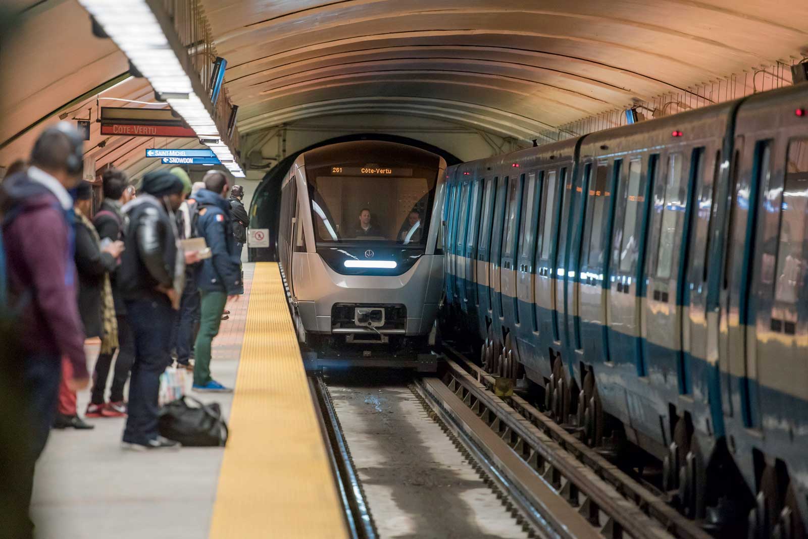 Depuis février 2016, une première rame du métro Azur est en circulation à Montréal